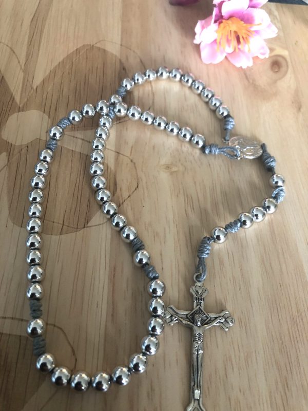 Mini lightweight paracord rosary