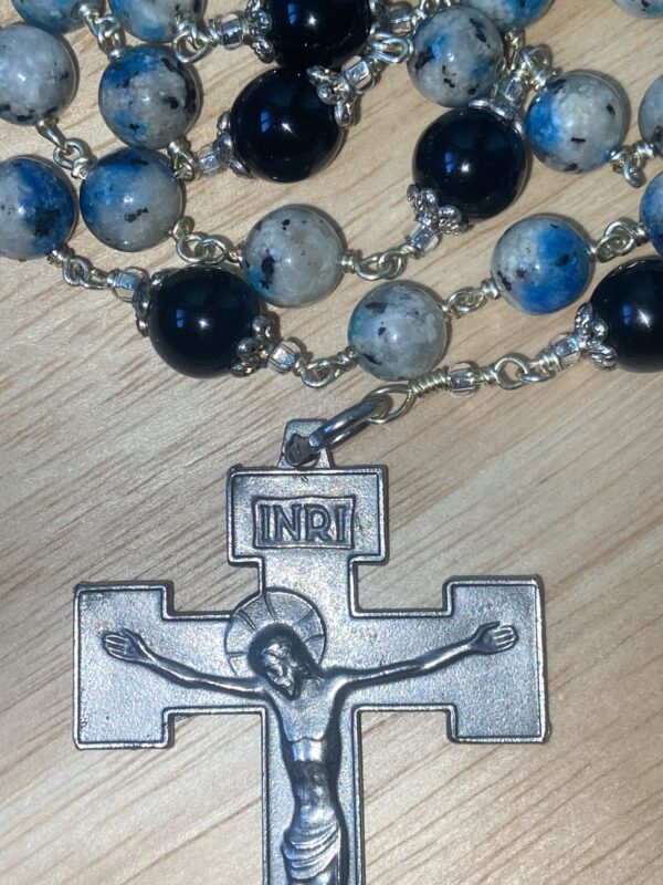 Our Lady undoer of knots - Image 3