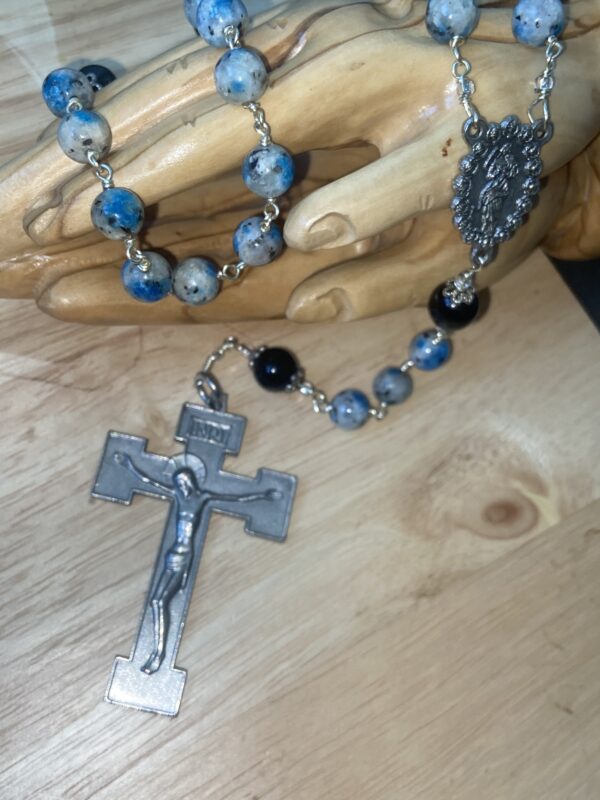 Our Lady undoer of knots - Image 6
