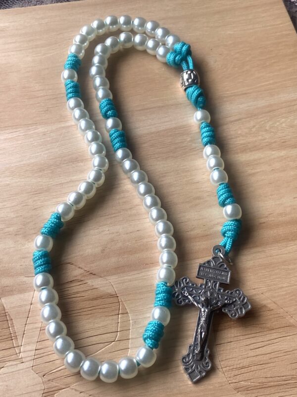 Acrylic pearl paracord rosary - Image 2